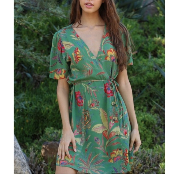 ANGIE GREEN MINI WRAP DRESS size small tropical vacation summer preloved - Picture 1 of 8
